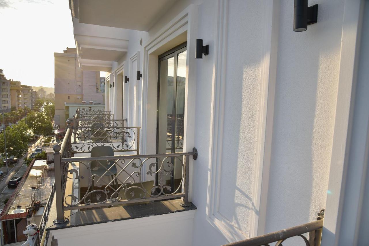 Hotel Lubjana ドゥラス エクステリア 写真