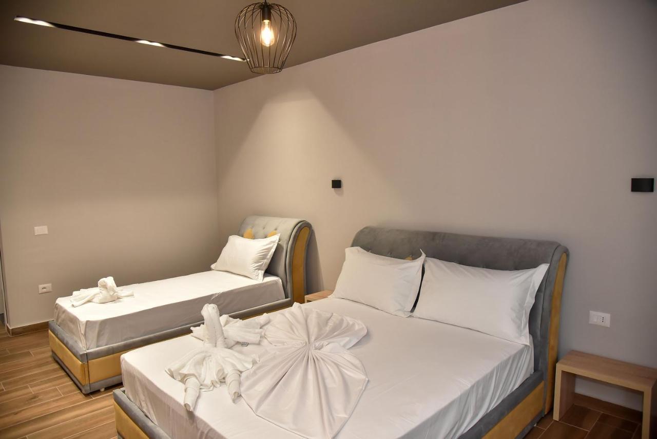 Hotel Lubjana ドゥラス エクステリア 写真