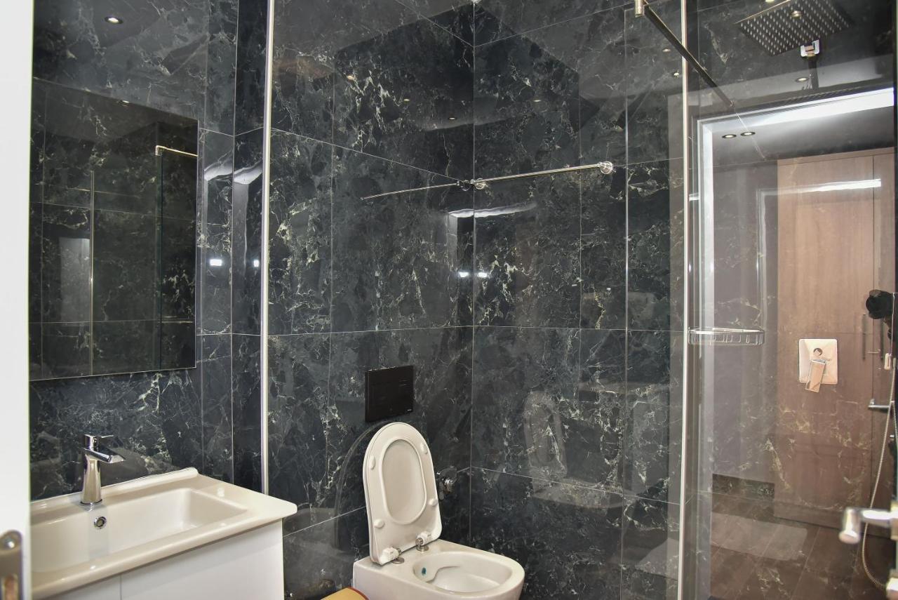 Hotel Lubjana ドゥラス エクステリア 写真