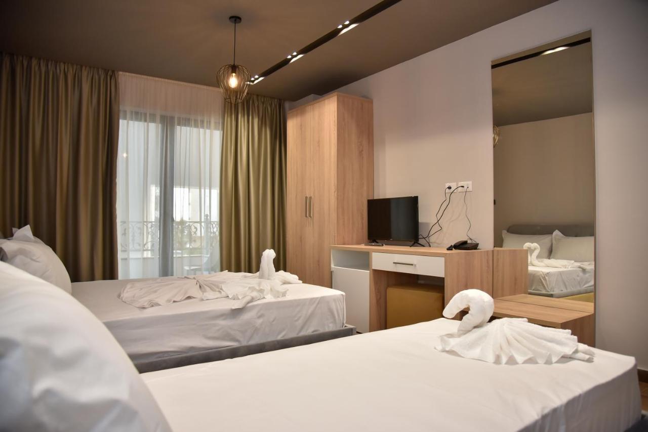 Hotel Lubjana ドゥラス エクステリア 写真