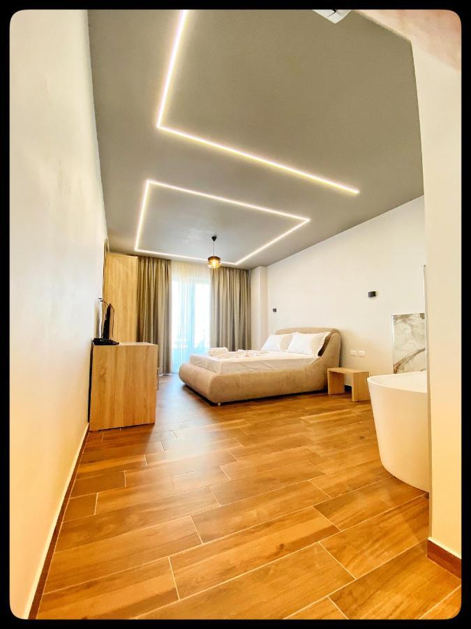 Hotel Lubjana ドゥラス エクステリア 写真