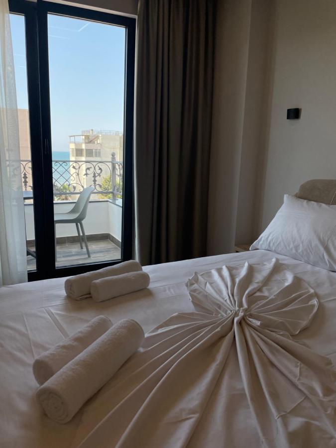 Hotel Lubjana ドゥラス エクステリア 写真