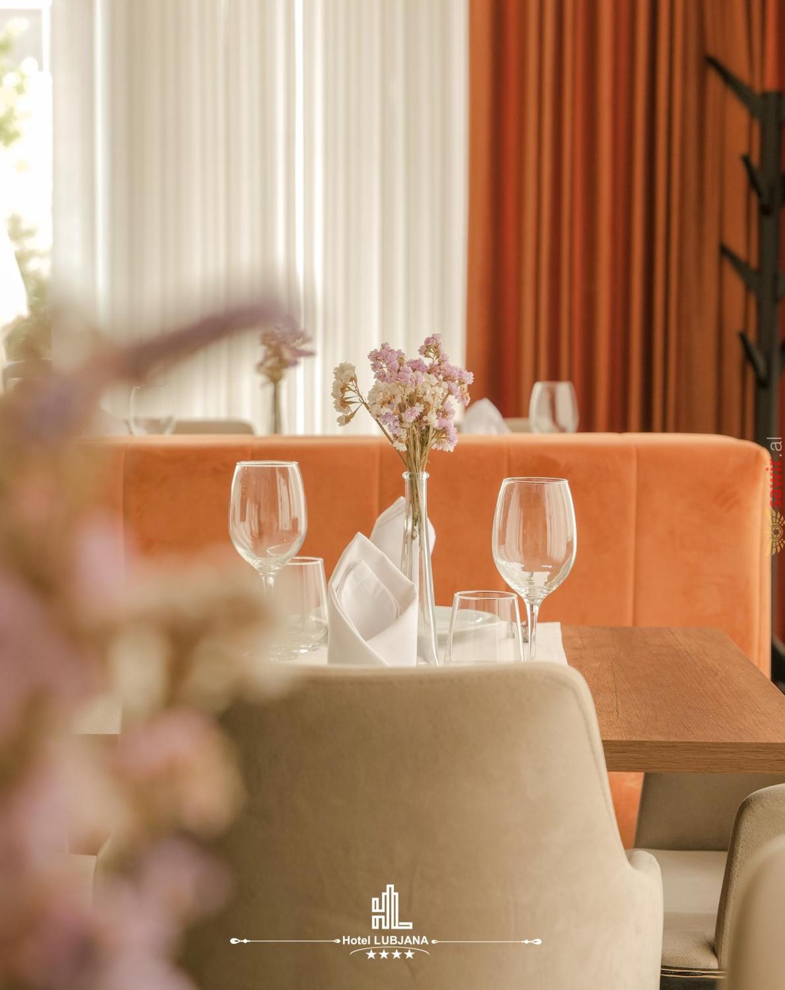Hotel Lubjana ドゥラス エクステリア 写真