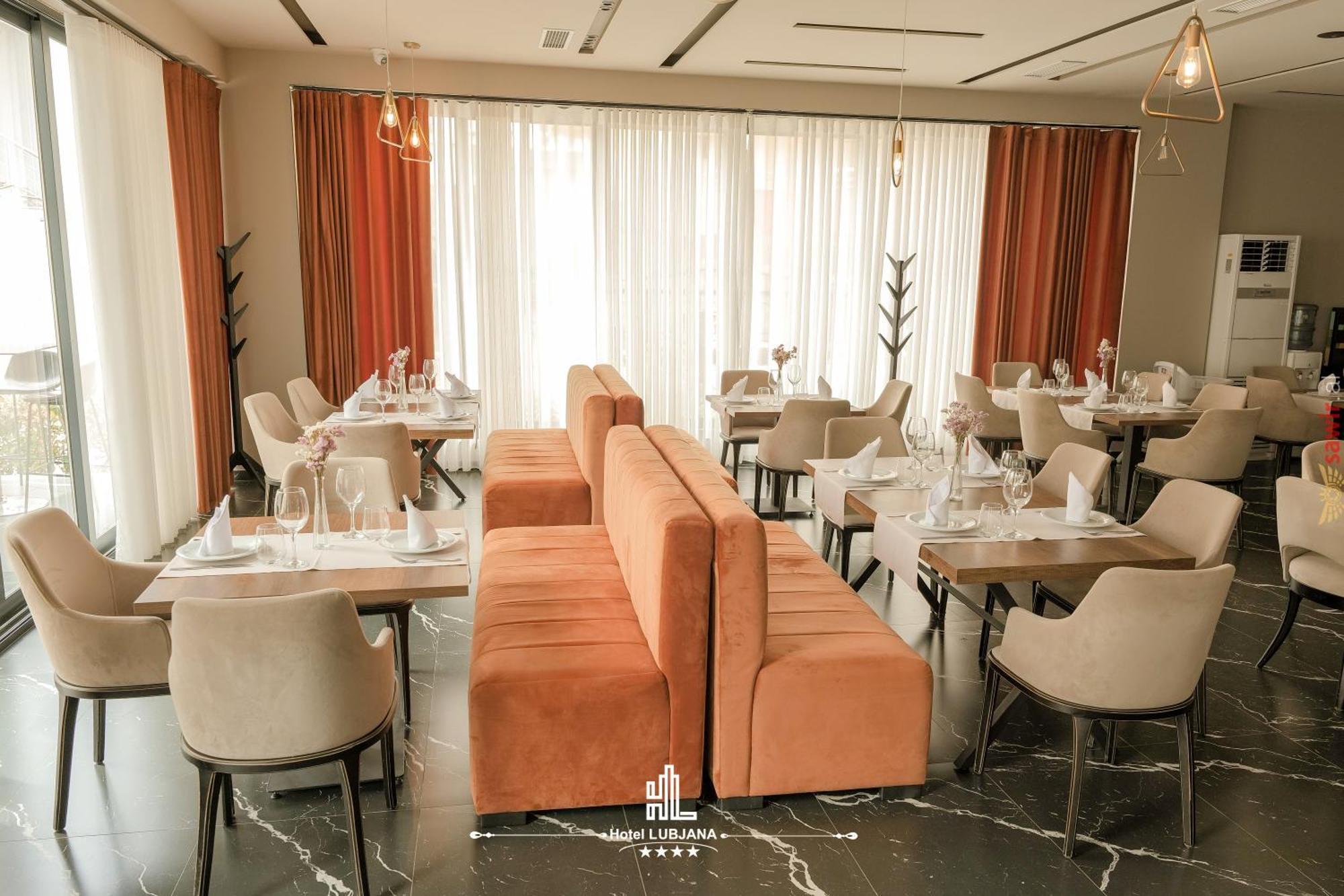 Hotel Lubjana ドゥラス エクステリア 写真